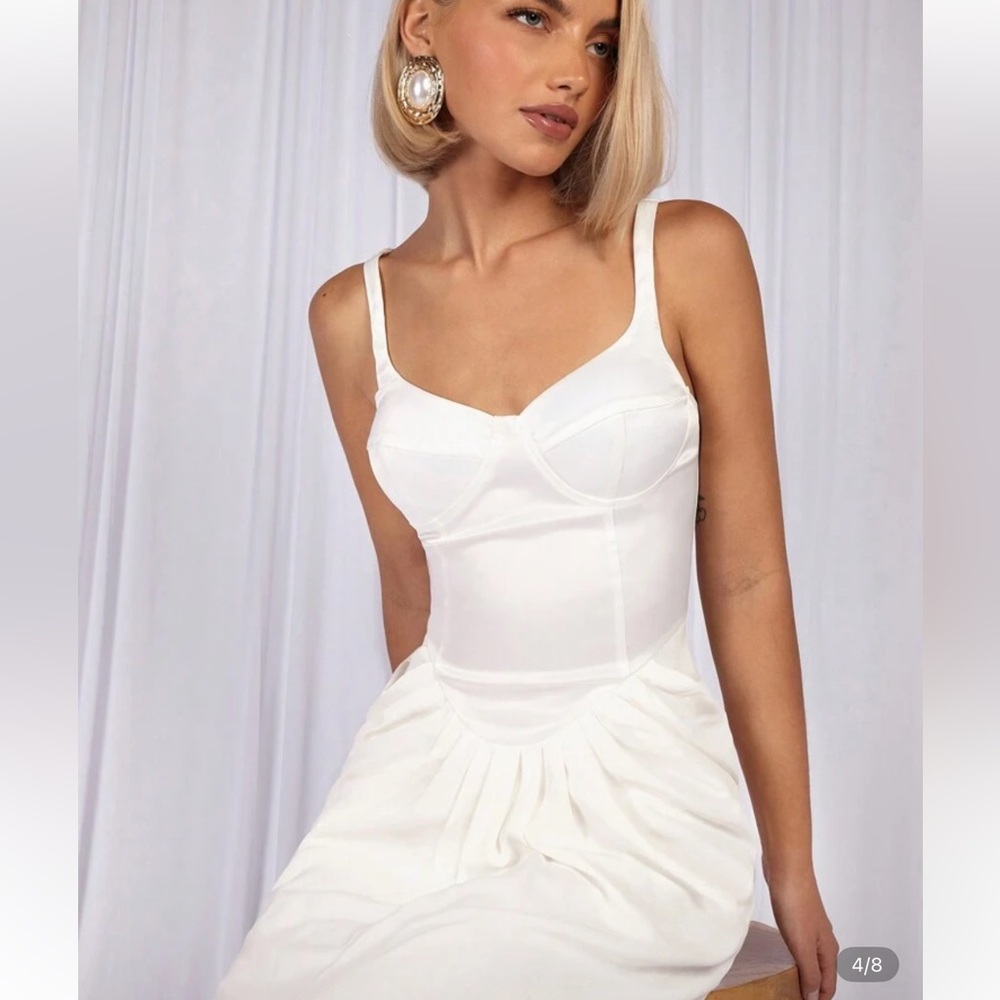 Elegant White Women's Intimate Formal Dress